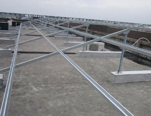 Solpanel ground racks.jpg