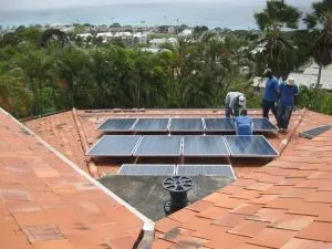 Takkrok för solmonteringsfäste